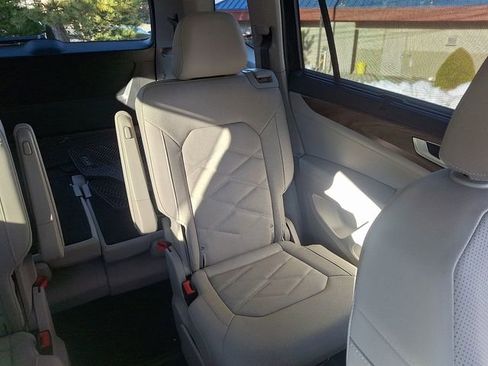 Certified 2025 Volkswagen Atlas SE image 20