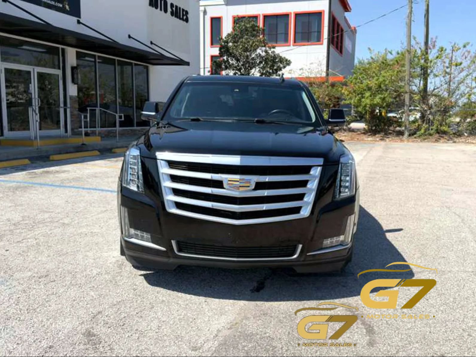 Used 2016 Cadillac Escalade ESV Luxury RWD image 2