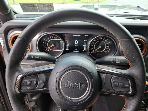 Used 2023 Jeep Gladiator Mojave w/ Cold Weather Group AWD/4WD image 21