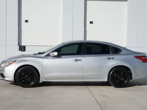 Used 2018 Nissan Altima 2.5 S w/ S Convenience Package image 8