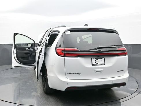 New 2026 Chrysler Pacifica Limited w/ S Appearance Package image 64