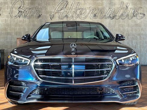 Used 2023 Mercedes-Benz S 580e 4MATIC Sedan w/ AMG Line image 3