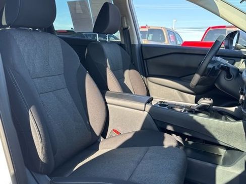 Certified 2025 Nissan Rogue SV image 12