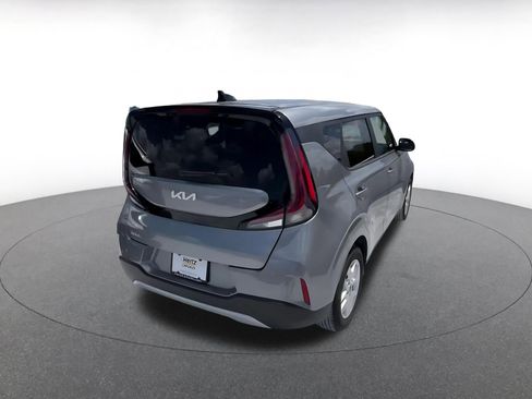 Used 2025 Kia Soul LX w/ LX Technology Package FWD image 14