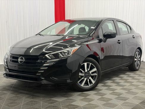Used 2023 Nissan Versa SV FWD image 4