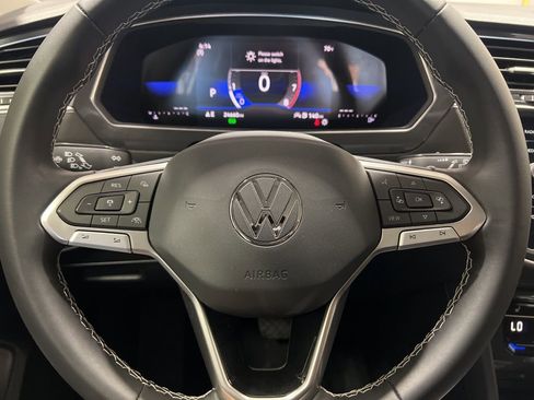 Used 2023 Volkswagen Tiguan SE w/ Panoramic Sunroof Package image 42