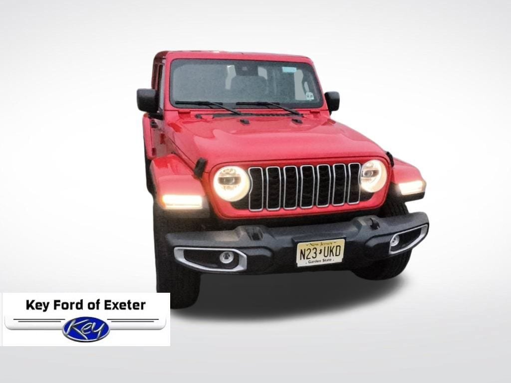 Used 2025 Jeep Wrangler Unlimited Sahara AWD/4WD image 3