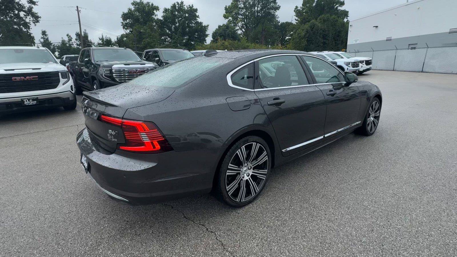 Used 2025 Volvo S90 B6 Plus AWD/4WD image 9