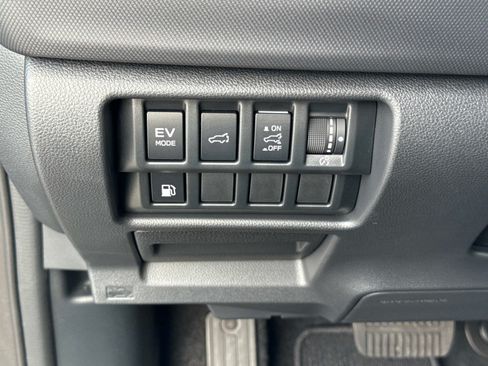 Used 2025 Subaru Forester Limited AWD/4WD image 33
