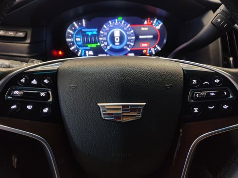 Used 2018 Cadillac Escalade Luxury w/ LPO, Radiant Package RWD image 20