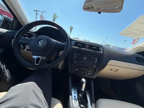Used 2012 Volkswagen Jetta SE FWD image 10