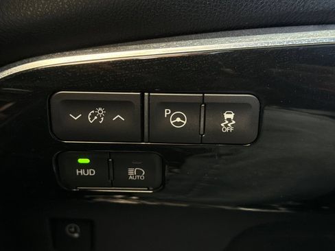 Used 2019 Toyota Prius Prime Advanced w/ Carpet Mat Package FWD image 31