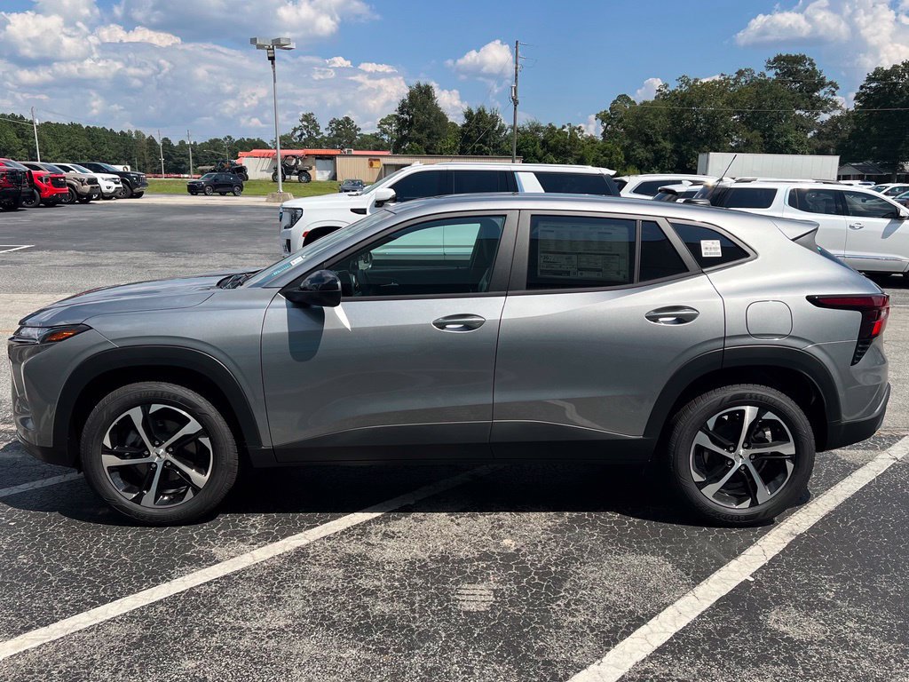 New 2026 Chevrolet Trax RS w/ Sunroof Package FWD image 25