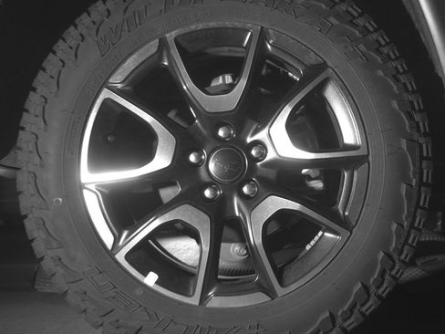 Used 2025 Jeep Compass Trailhawk AWD/4WD image 15