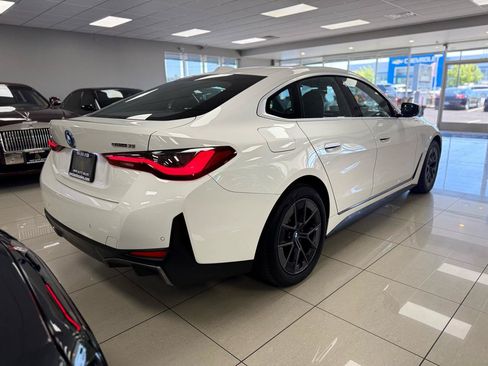 Used 2023 BMW i4 eDrive35 RWD image 2