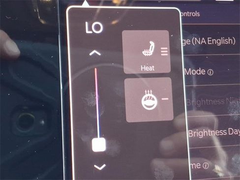 New 2025 Jeep Grand Cherokee Altitude image 9