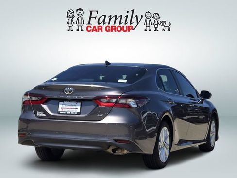Used 2023 Toyota Camry LE w/ Convenience Package FWD image 4