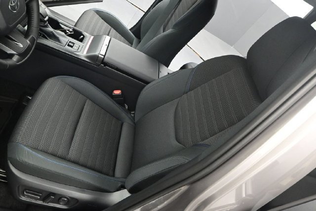 New 2026 Toyota RAV4 AWD Plug-in Hybrid image 9