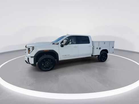Used 2025 GMC Sierra 2500 AT4 image 11
