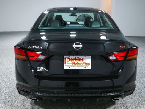 Used 2024 Nissan Altima 2.5 SR FWD image 8