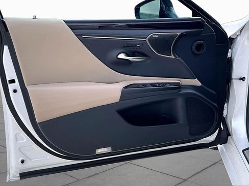 Used 2019 Lexus ES 350 Ultra Luxury w/ Accessory Package 2 FWD image 20