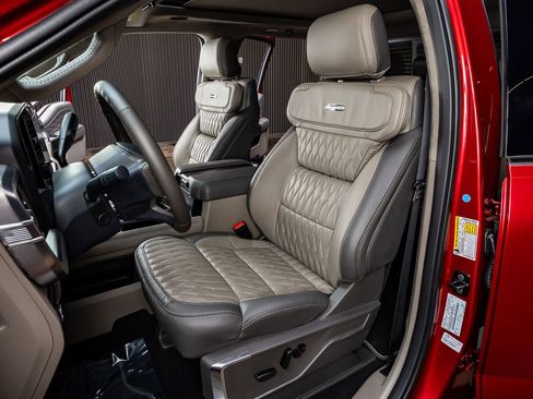 Used 2026 Ford F250 Platinum w/ Platinum Plus Package image 28