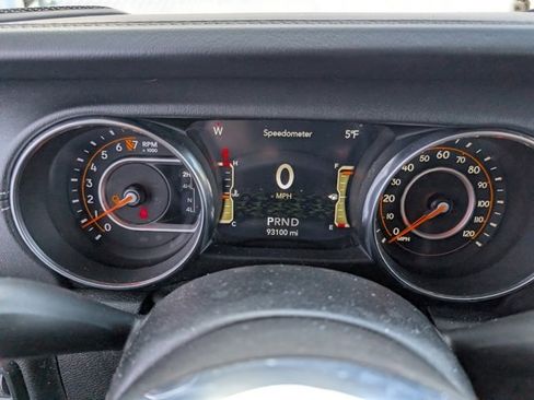 Used 2020 Jeep Gladiator Overland image 12