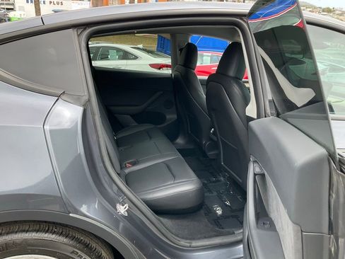Used 2023 Tesla Model Y 2WD image 52