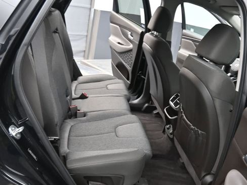 Used 2020 Hyundai Santa Fe SE image 15