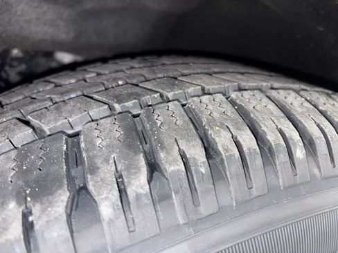 Used 2022 Chevrolet Tahoe Z71 w/ Z71 Off-Road Package image 28