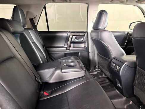 Used 2021 Toyota 4Runner TRD Off-Road Premium w/ Moonroof Package AWD/4WD image 17