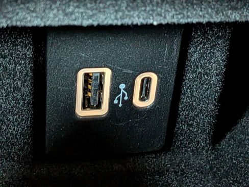 Used 2022 Lincoln Corsair FWD image 26