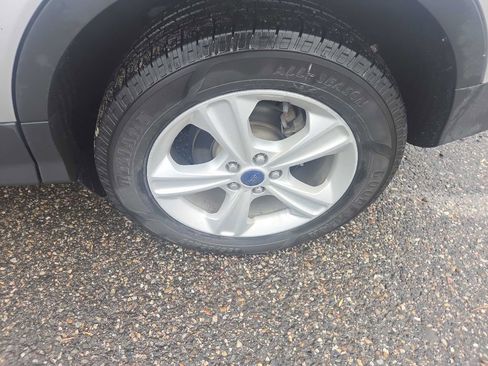 Used 2015 Ford Escape SE w/ Equipment Group 201A image 22