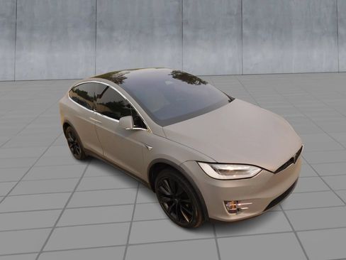 Used 2017 Tesla Model X 100D AWD/4WD image 2