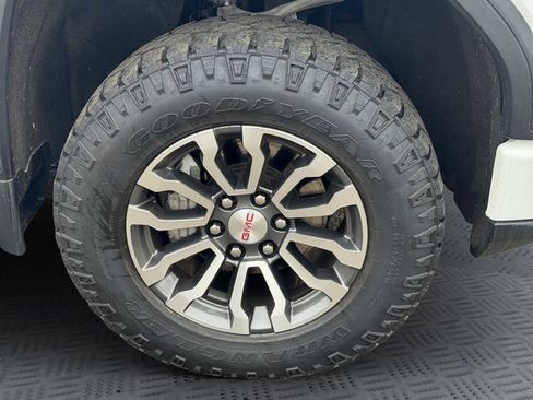 Used 2022 GMC Sierra 1500 AT4 w/ AT4 Premium Package image 29