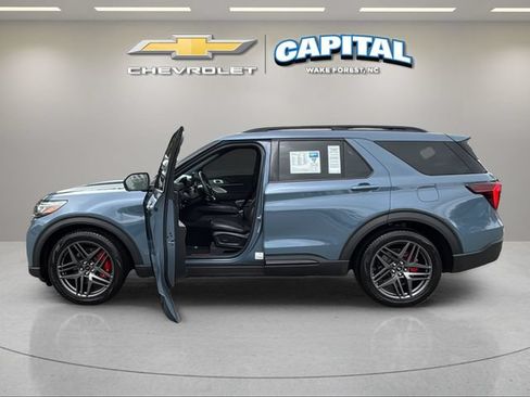 Used 2025 Ford Explorer ST w/ Sun And Sound Package AWD/4WD image 9