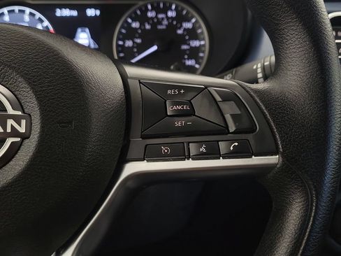 Used 2025 Nissan Versa SV FWD image 14