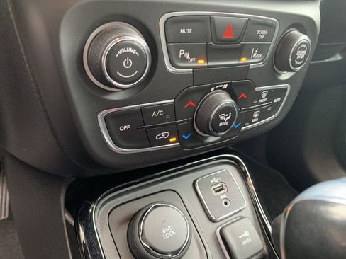 Used 2021 Jeep Compass Limited image 35