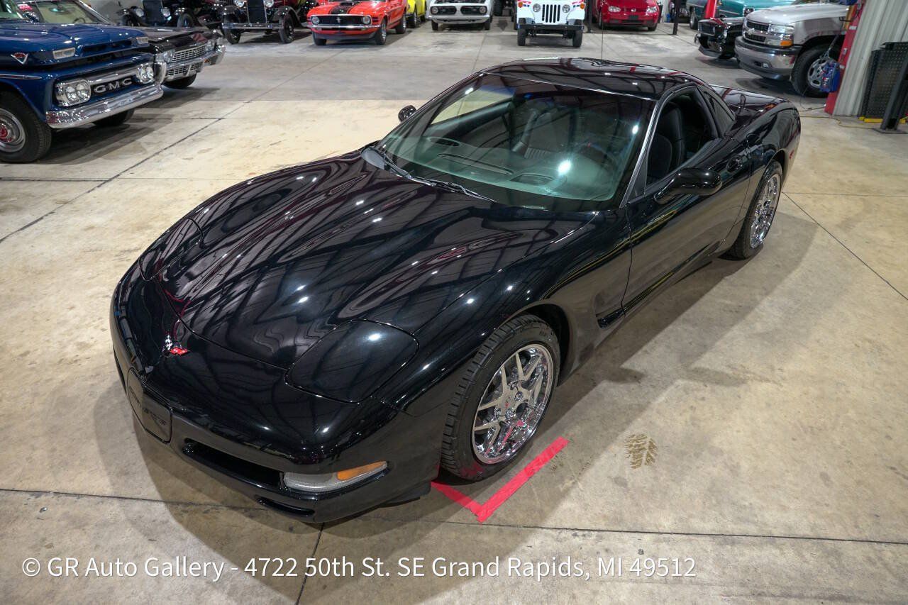 Used 1999 Chevrolet Corvette Coupe RWD image 15