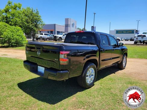 Used 2023 Nissan Frontier SV RWD image 5