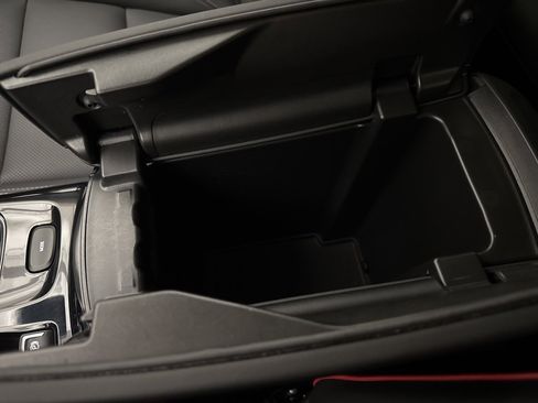 Used 2022 Buick Envision Essence w/ Technology Package I image 45