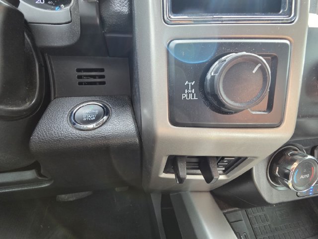 Used 2021 Ford F250 Lariat w/ Lariat Ultimate Package AWD/4WD image 15