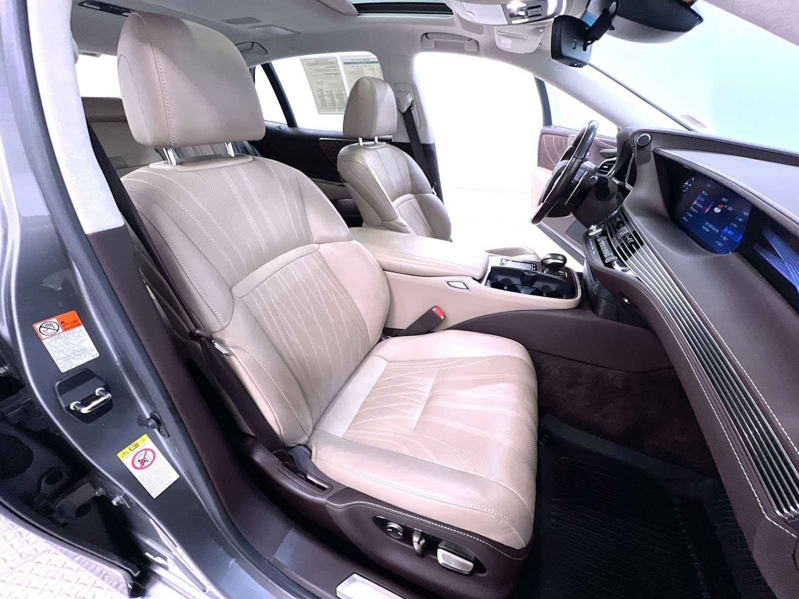 Used 2019 Lexus LS 500 AWD image 34