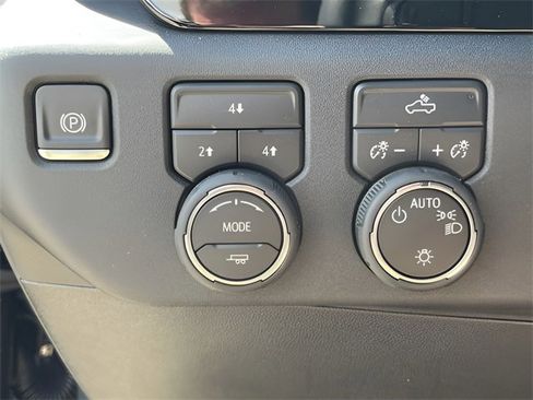 New 2026 Chevrolet Silverado 2500 LT image 21