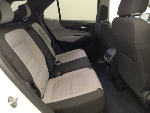 Used 2022 Chevrolet Equinox LS w/ LS Convenience Package FWD image 19