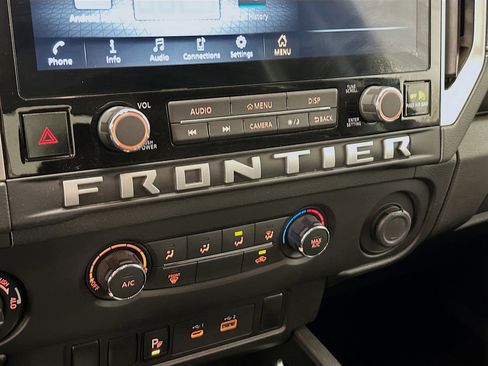 Used 2025 Nissan Frontier SV AWD/4WD image 23