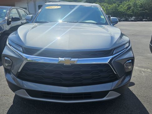 Used 2024 Chevrolet Blazer LT FWD image 3
