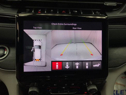 Used 2022 Jeep Grand Cherokee Overland w/ Adv Protech Group III image 18