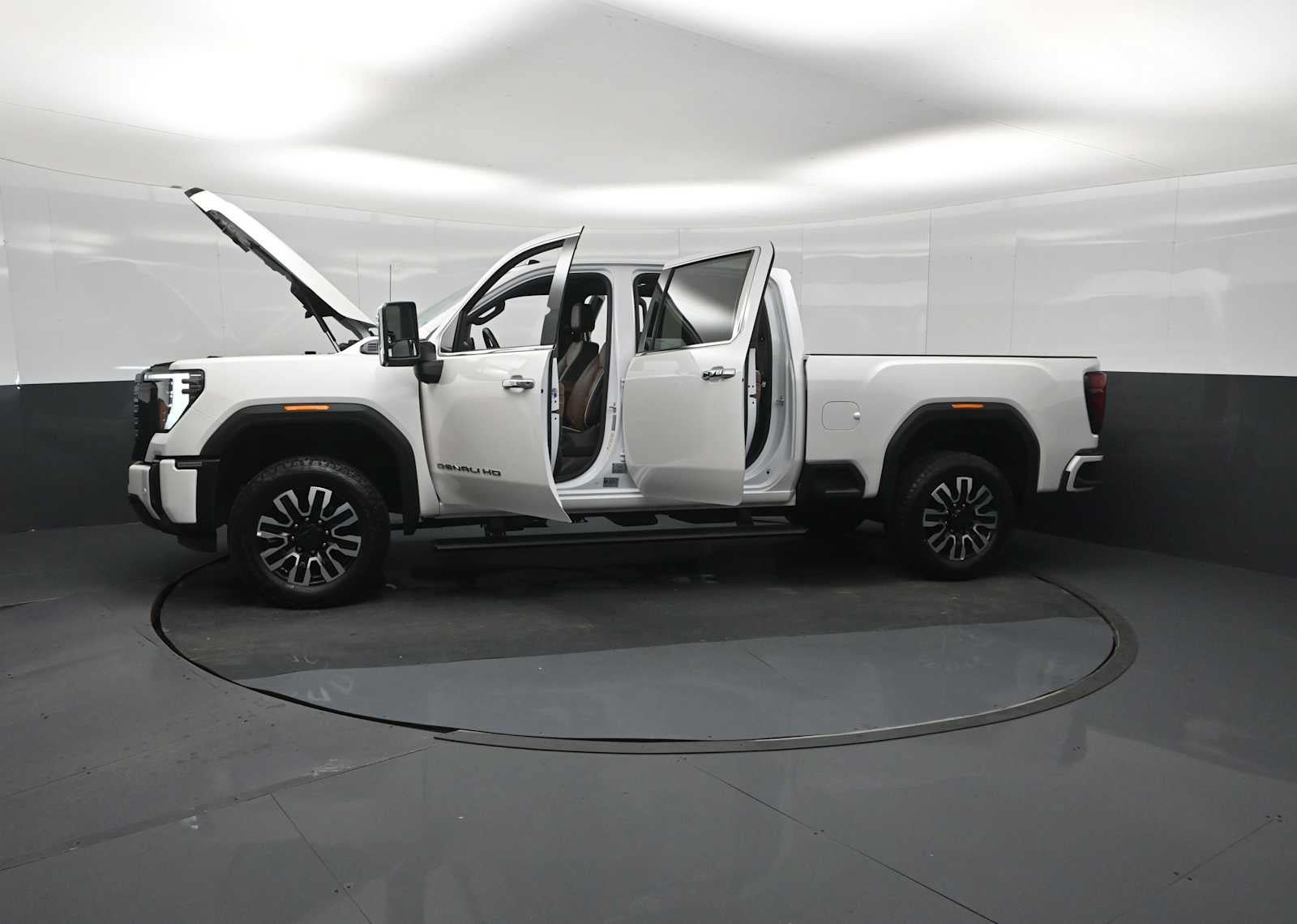 Used 2025 GMC Sierra 2500 Denali Ultimate w/ Max Trailering Package AWD/4WD image 29