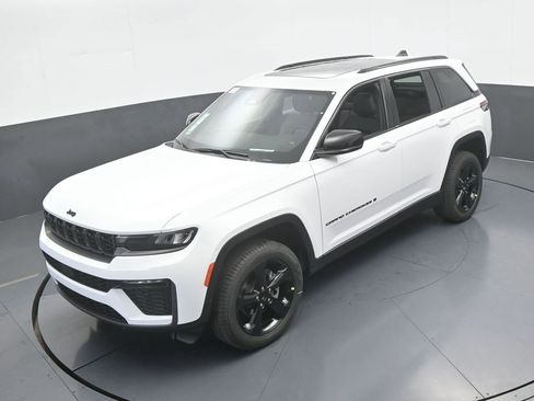 New 2026 Jeep Grand Cherokee Limited w/ Limited Altitude Package RWD image 41